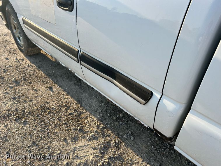 image for item NA9197 2004 Chevrolet Silverado 1500  Ext. Cab pickup truck