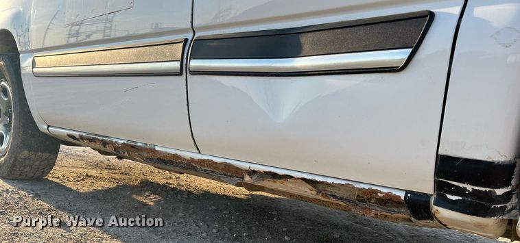 image for item NA9197 2004 Chevrolet Silverado 1500  Ext. Cab pickup truck