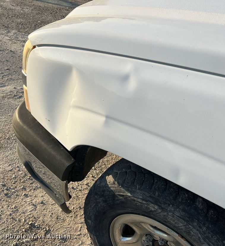 image for item NA9197 2004 Chevrolet Silverado 1500  Ext. Cab pickup truck