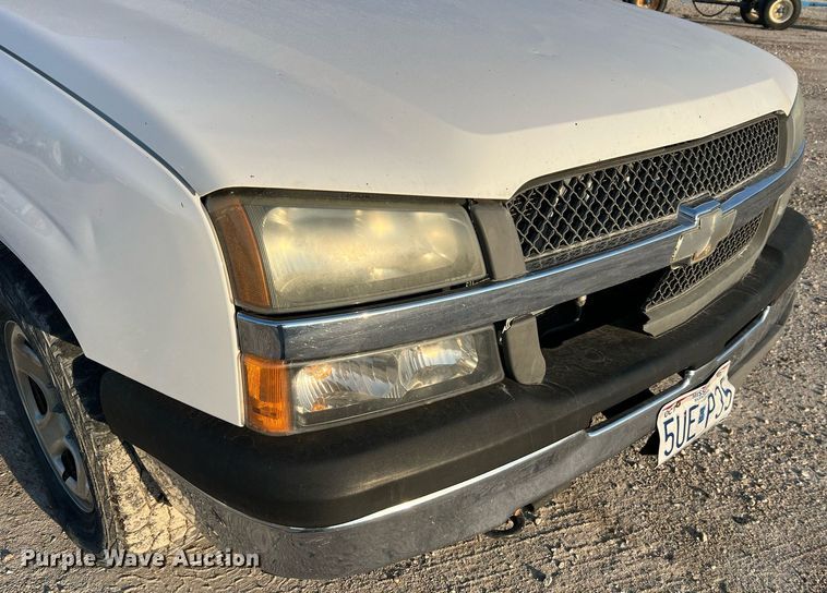 image for item NA9197 2004 Chevrolet Silverado 1500  Ext. Cab pickup truck