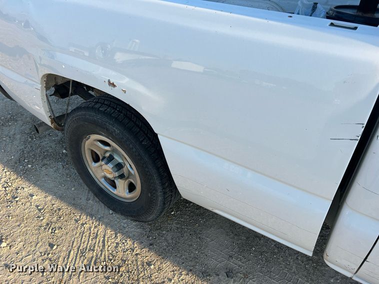 image for item NA9197 2004 Chevrolet Silverado 1500  Ext. Cab pickup truck