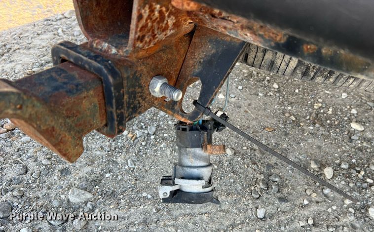 image for item NA9197 2004 Chevrolet Silverado 1500  Ext. Cab pickup truck