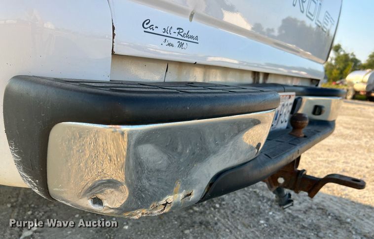 image for item NA9197 2004 Chevrolet Silverado 1500  Ext. Cab pickup truck