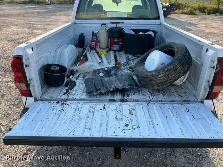 image for item NA9197 2004 Chevrolet Silverado 1500  Ext. Cab pickup truck