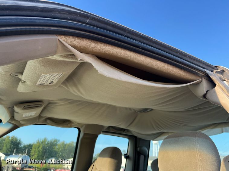 image for item NA9197 2004 Chevrolet Silverado 1500  Ext. Cab pickup truck