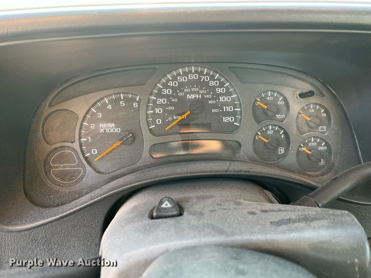 image for item NA9197 2004 Chevrolet Silverado 1500  Ext. Cab pickup truck