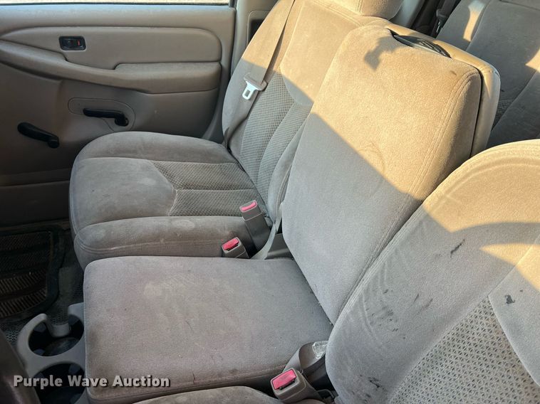 image for item NA9197 2004 Chevrolet Silverado 1500  Ext. Cab pickup truck