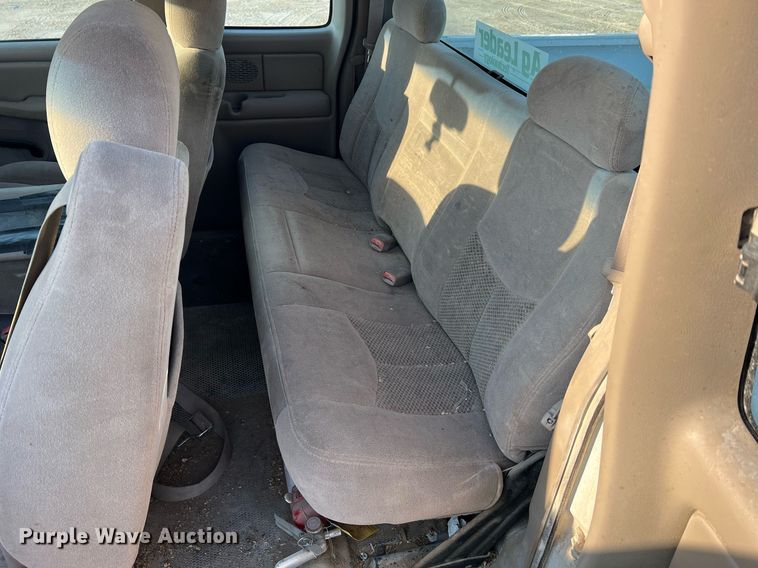 image for item NA9197 2004 Chevrolet Silverado 1500  Ext. Cab pickup truck