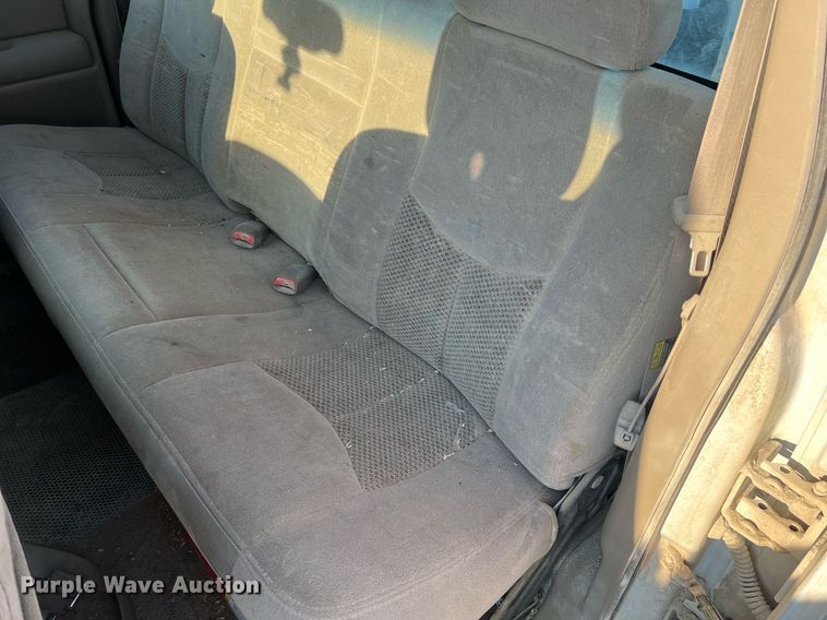 image for item NA9197 2004 Chevrolet Silverado 1500  Ext. Cab pickup truck