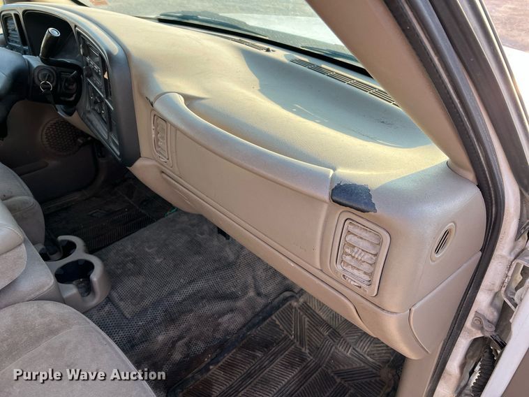 image for item NA9197 2004 Chevrolet Silverado 1500  Ext. Cab pickup truck