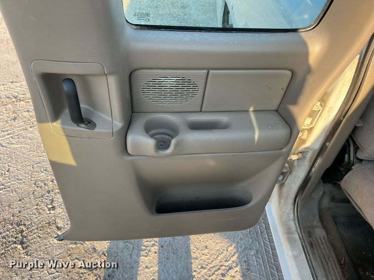 image for item NA9197 2004 Chevrolet Silverado 1500  Ext. Cab pickup truck