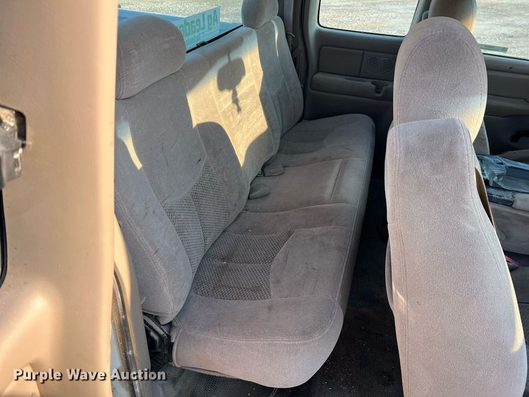 image for item NA9197 2004 Chevrolet Silverado 1500  Ext. Cab pickup truck