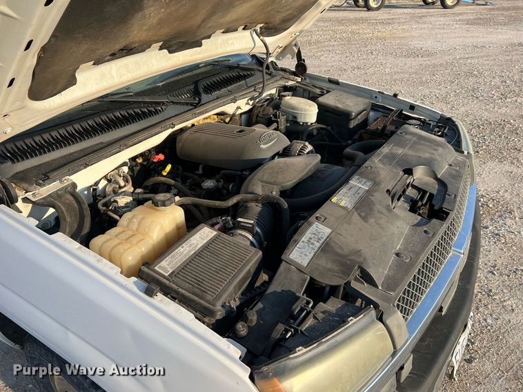 image for item NA9197 2004 Chevrolet Silverado 1500  Ext. Cab pickup truck