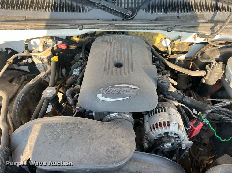 image for item NA9197 2004 Chevrolet Silverado 1500  Ext. Cab pickup truck