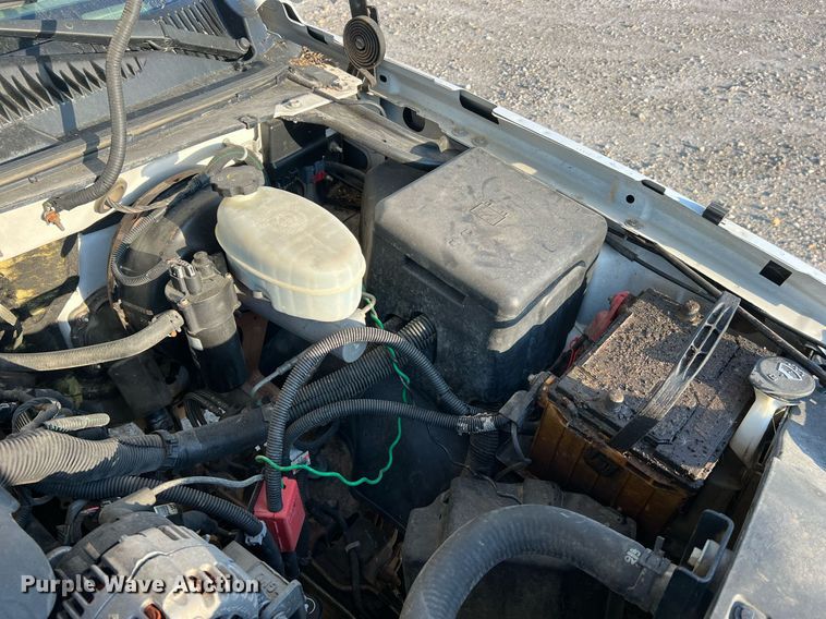 image for item NA9197 2004 Chevrolet Silverado 1500  Ext. Cab pickup truck