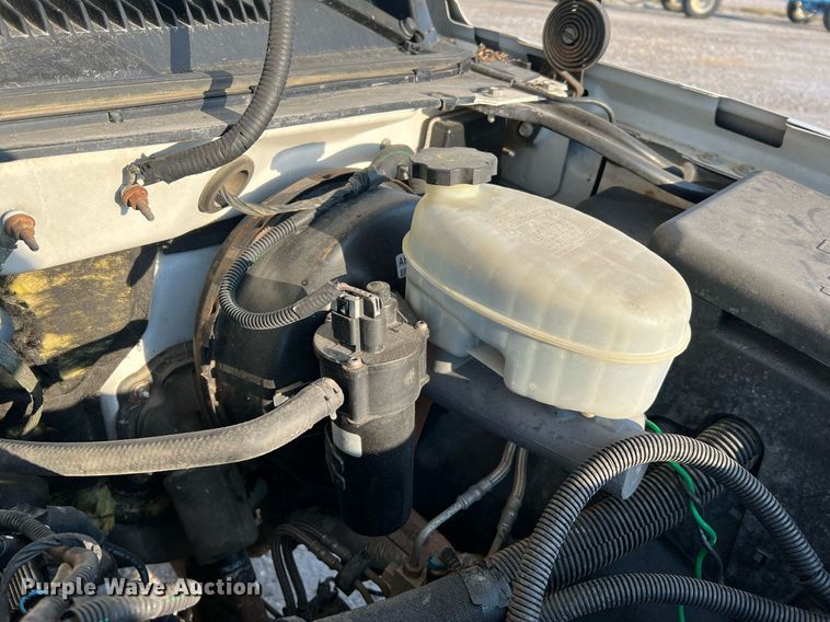 image for item NA9197 2004 Chevrolet Silverado 1500  Ext. Cab pickup truck