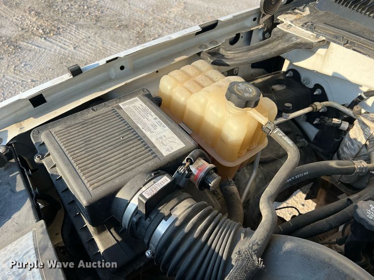 image for item NA9197 2004 Chevrolet Silverado 1500  Ext. Cab pickup truck