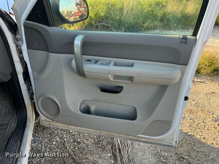 image for item NA9198 2008 Chevrolet Silverado 1500  Ext. Cab pickup truck