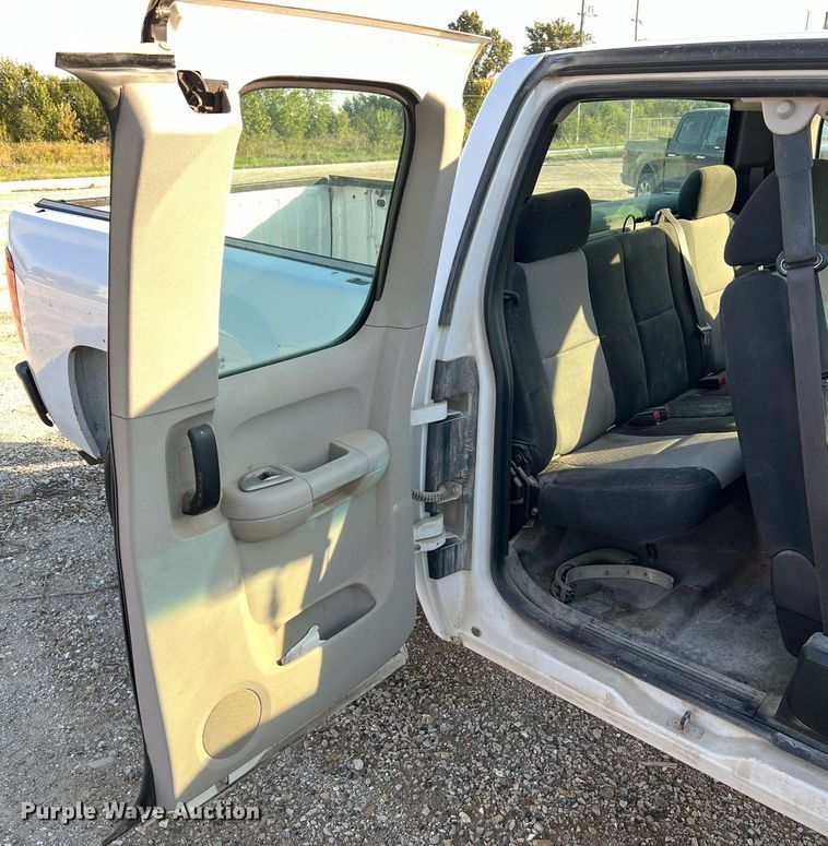 image for item NA9198 2008 Chevrolet Silverado 1500  Ext. Cab pickup truck