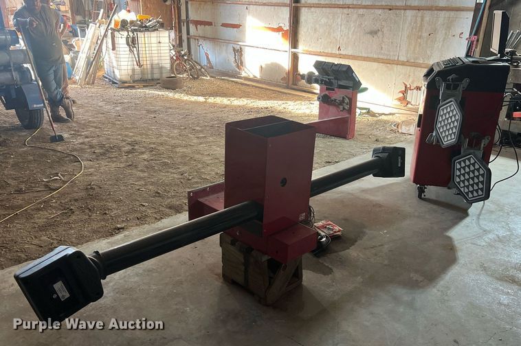 image for item NA9239 Hunter DSP600  alignment Machine