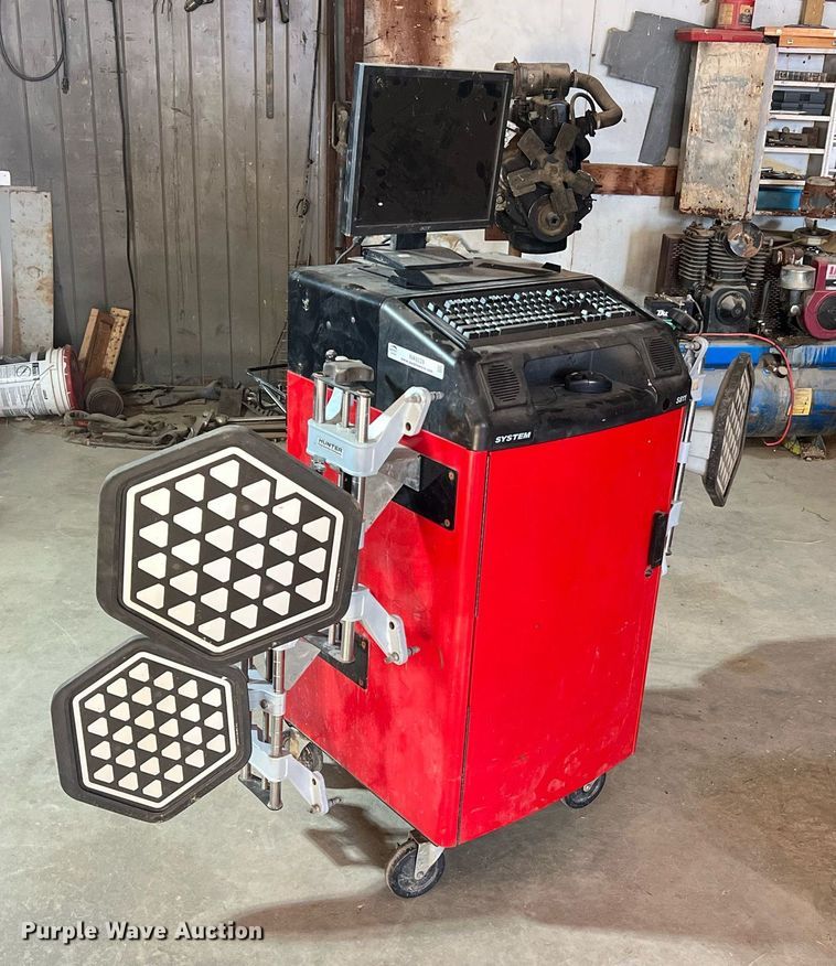 image for item NA9239 Hunter DSP600  alignment Machine