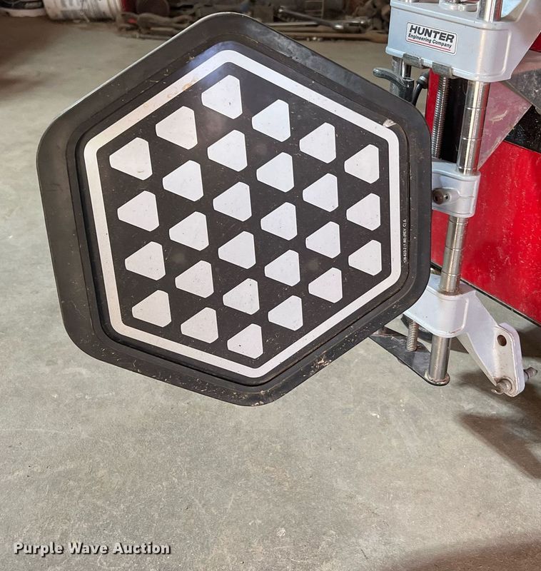 image for item NA9239 Hunter DSP600  alignment Machine