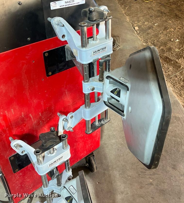 image for item NA9239 Hunter DSP600  alignment Machine
