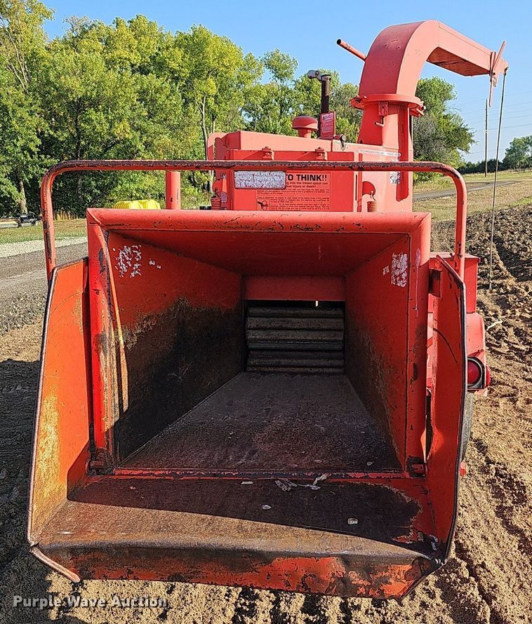 image for item NJ9809 1994 Brush Bandit 200 Plus  wood chipper