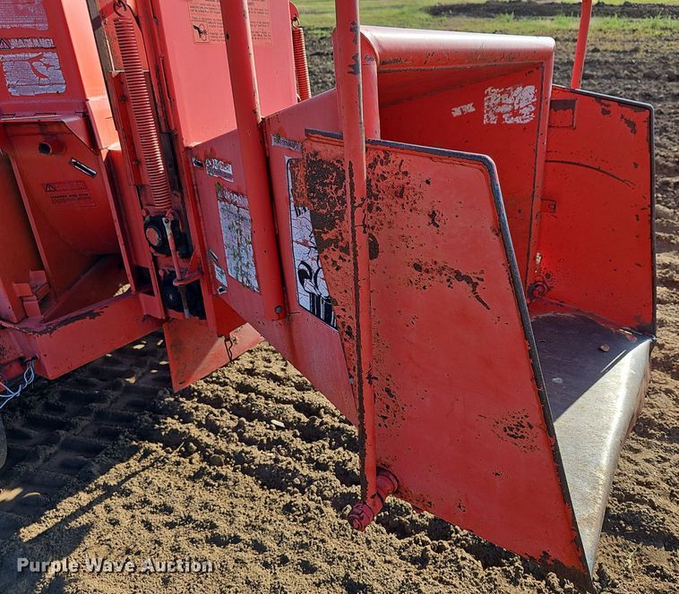 image for item NJ9809 1994 Brush Bandit 200 Plus  wood chipper