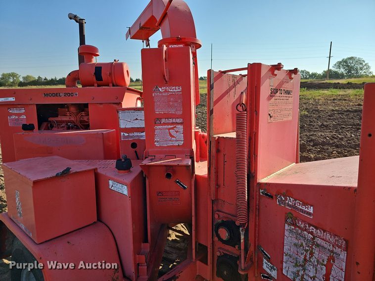 image for item NJ9809 1994 Brush Bandit 200 Plus  wood chipper