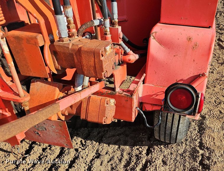 image for item NJ9809 1994 Brush Bandit 200 Plus  wood chipper