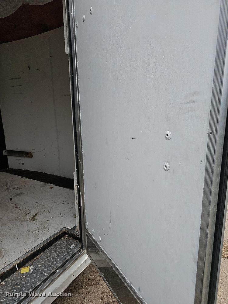 image for item NJ9812 2002 H&H  enclosed cargo trailer