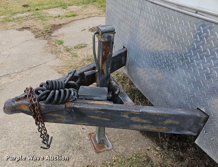 image for item NJ9812 2002 H&H  enclosed cargo trailer