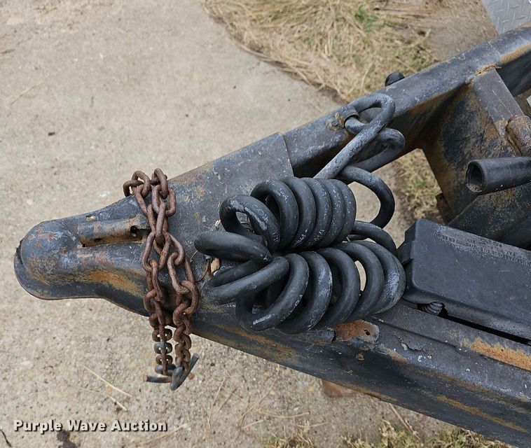 image for item NJ9812 2002 H&H  enclosed cargo trailer