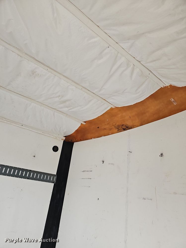 image for item NJ9812 2002 H&H  enclosed cargo trailer