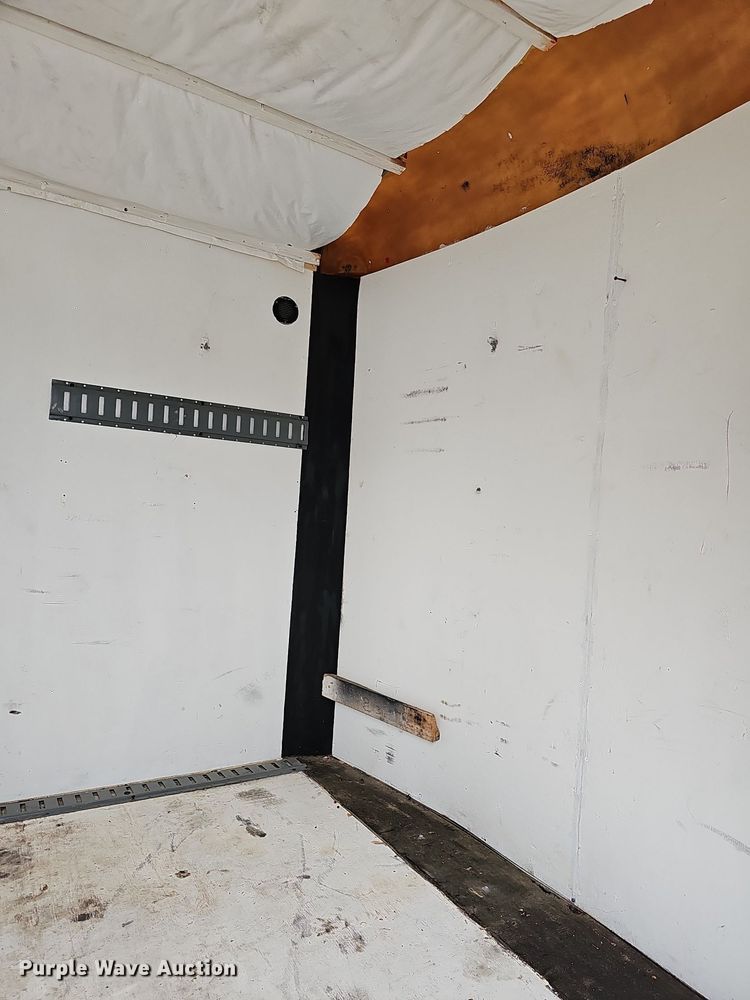 image for item NJ9812 2002 H&H  enclosed cargo trailer