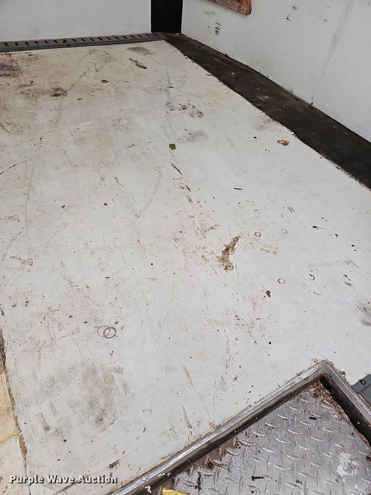 image for item NJ9812 2002 H&H  enclosed cargo trailer