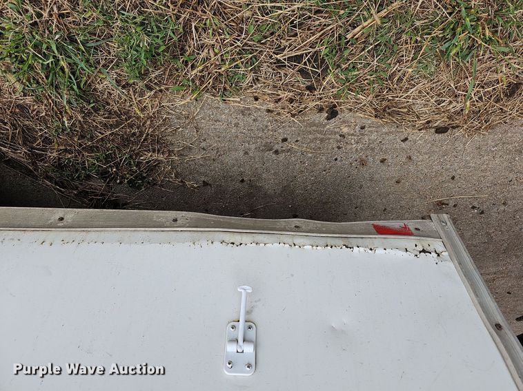 image for item NJ9812 2002 H&H  enclosed cargo trailer