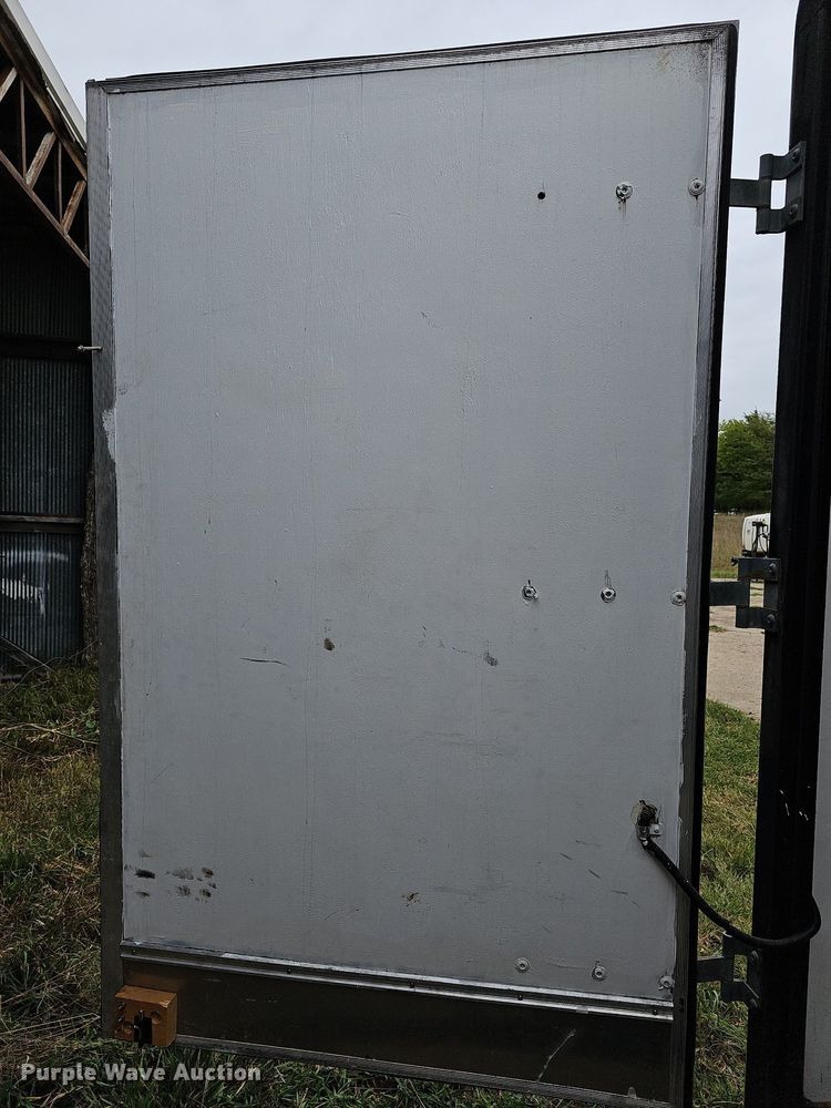 image for item NJ9812 2002 H&H  enclosed cargo trailer