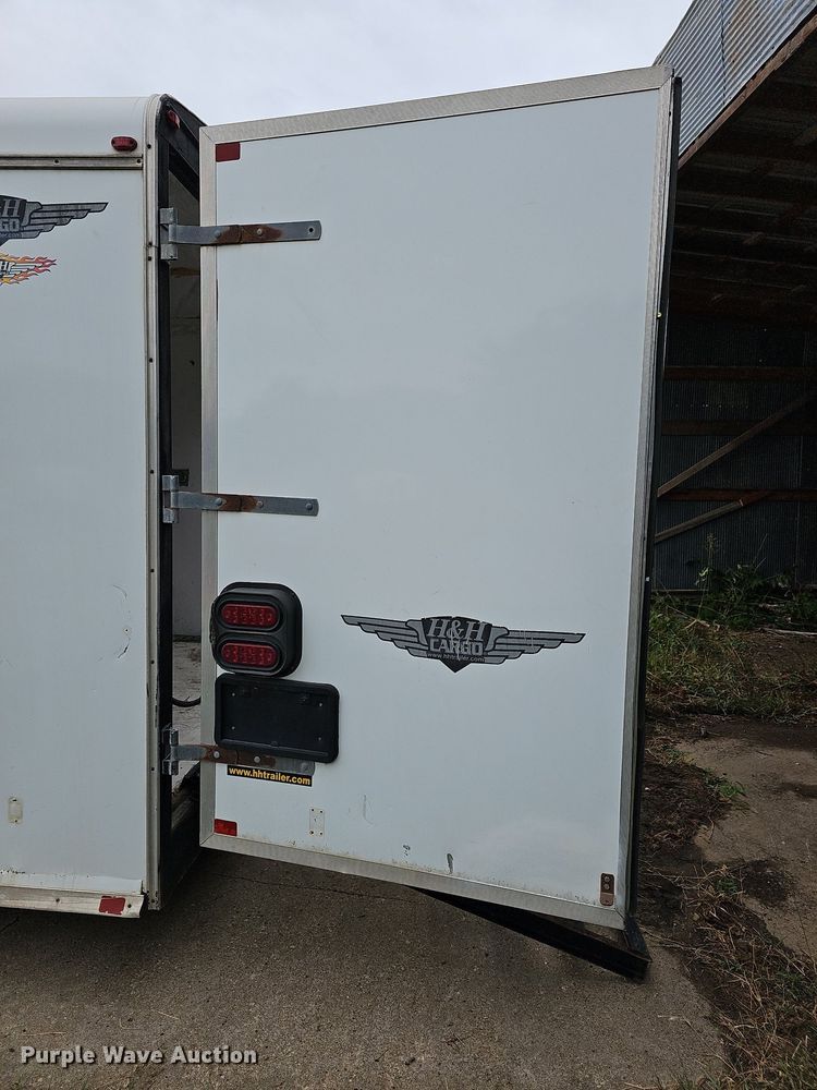 image for item NJ9812 2002 H&H  enclosed cargo trailer