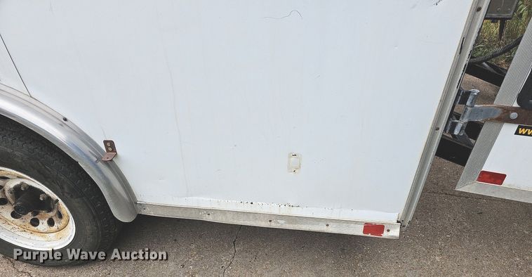 image for item NJ9812 2002 H&H  enclosed cargo trailer