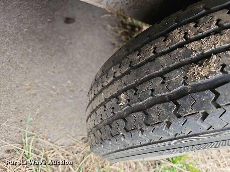 image for item NJ9812 2002 H&H  enclosed cargo trailer