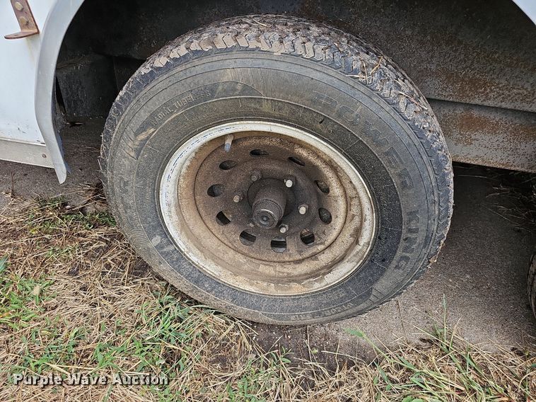 image for item NJ9812 2002 H&H  enclosed cargo trailer