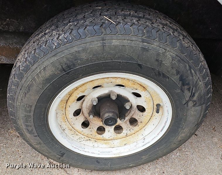 image for item NJ9812 2002 H&H  enclosed cargo trailer