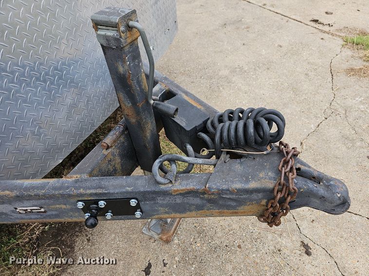 image for item NJ9812 2002 H&H  enclosed cargo trailer