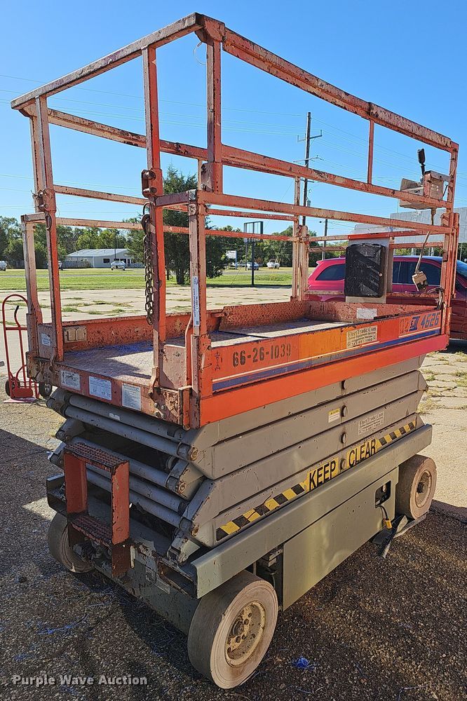 1997 Skyjack SJ4626 scissor lift in Junction City, KS | Item