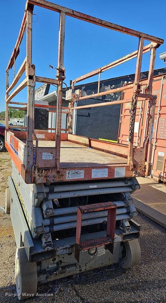 image for item NJ9817 1997 Skyjack SJ4626  scissor lift