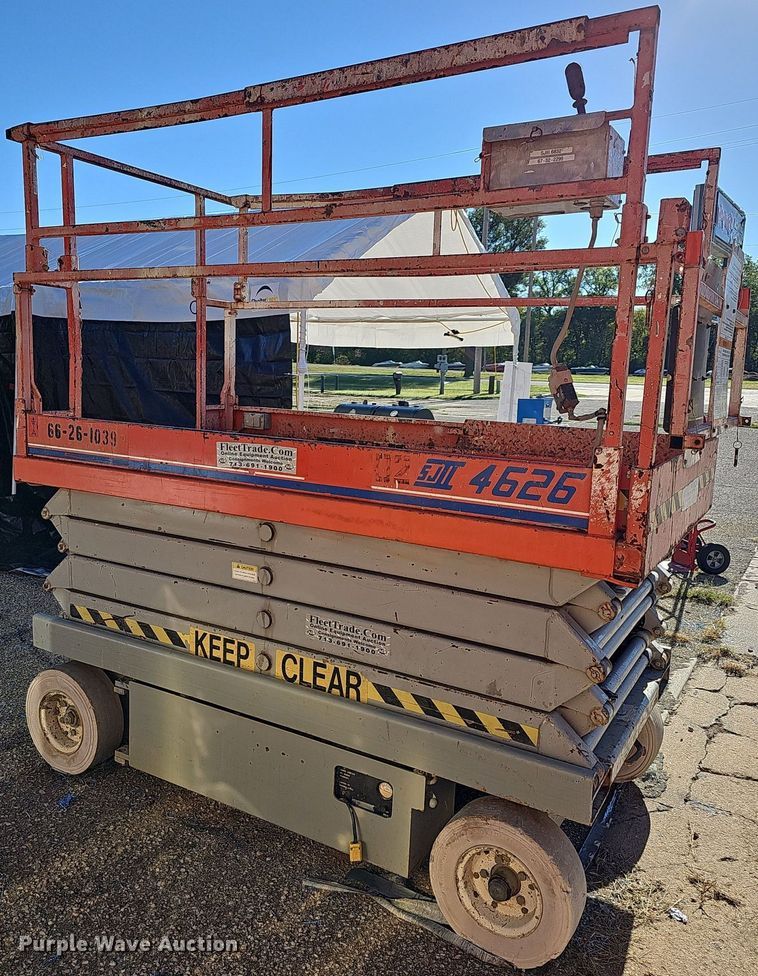 image for item NJ9817 1997 Skyjack SJ4626  scissor lift