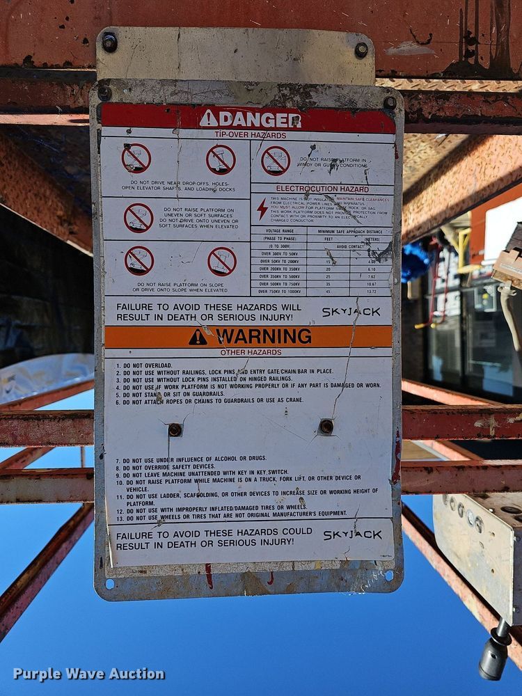 image for item NJ9817 1997 Skyjack SJ4626  scissor lift