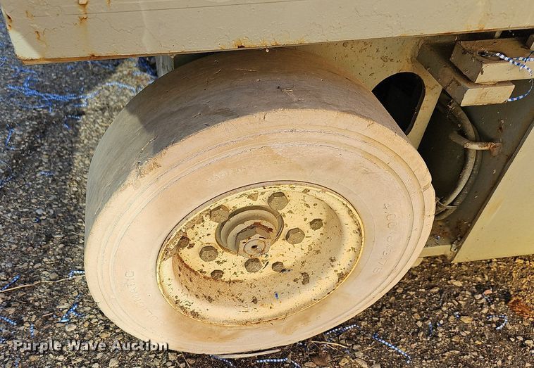 image for item NJ9817 1997 Skyjack SJ4626  scissor lift